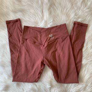 V Cut CLS Sportswear Leggings in Blush